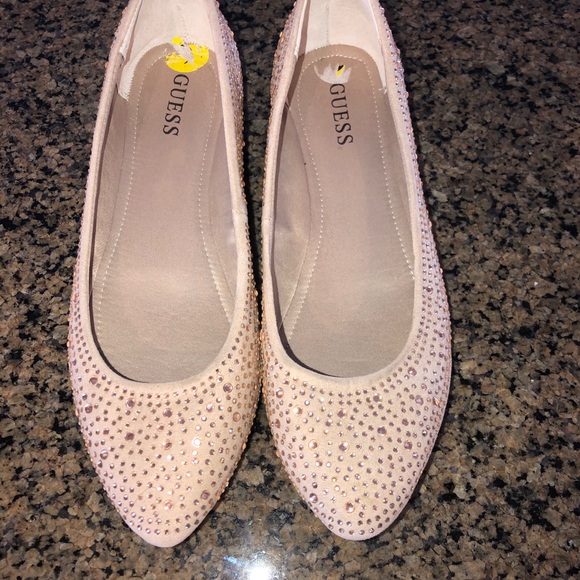 **NEW GUESS FLATS** - Picture 3 of 4